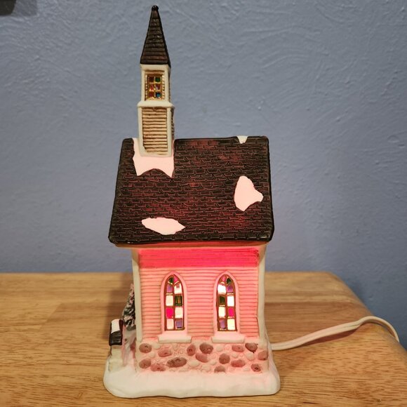 Vintage Christmas Valley Village Porcelain CHURCH GRACE CHAPEL House Lighted - Picture 7 of 10